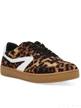DOLCE VITA
WOMENS VOYAGE COLOR: LEOPARD
SNEAKER size 8 new